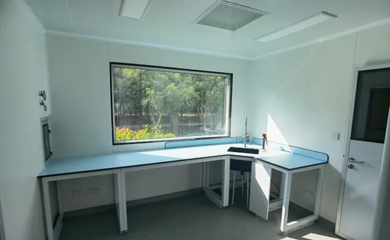 Multi-story modular stacking container lab