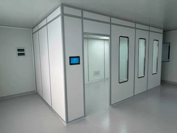 Pharma clean room installation with modular HPL panels and high-efficiency FFU ceiling system